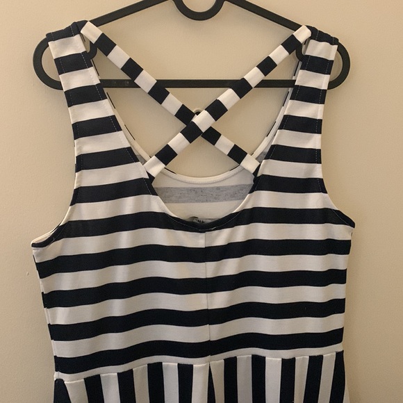 Dresses 👗 - Picture 2 of 5